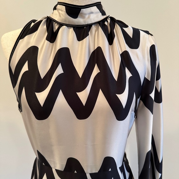 Alexis Elina Dress - Picture 4 of 14